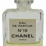 N°19 (Eau de Parfum) (Chanel)